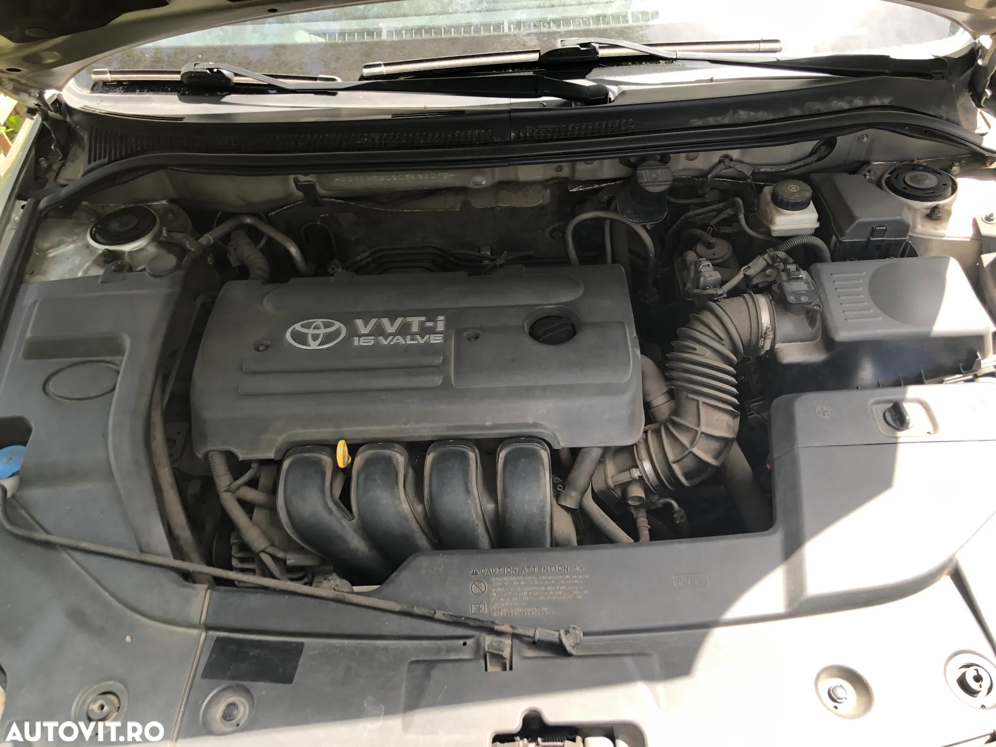 Dezmembrez Toyota Avensis 1.8 benzina 2007 - 10