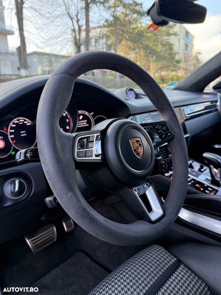 Porsche Cayenne - 15
