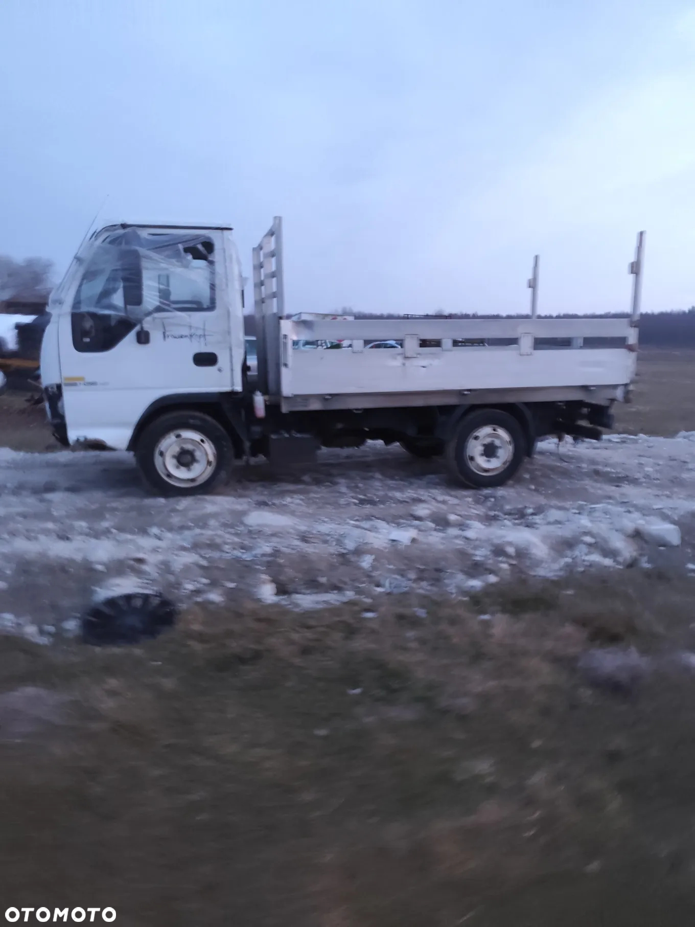 ISUZU seria 2007r NKR NQR 85 3.0 D  131.000 km kabina kompletna Europa szyba podsufitka - 9