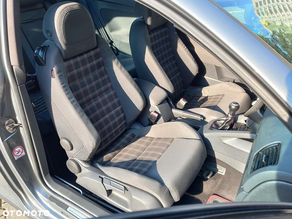 Volkswagen Golf 2.0 GTI - 6