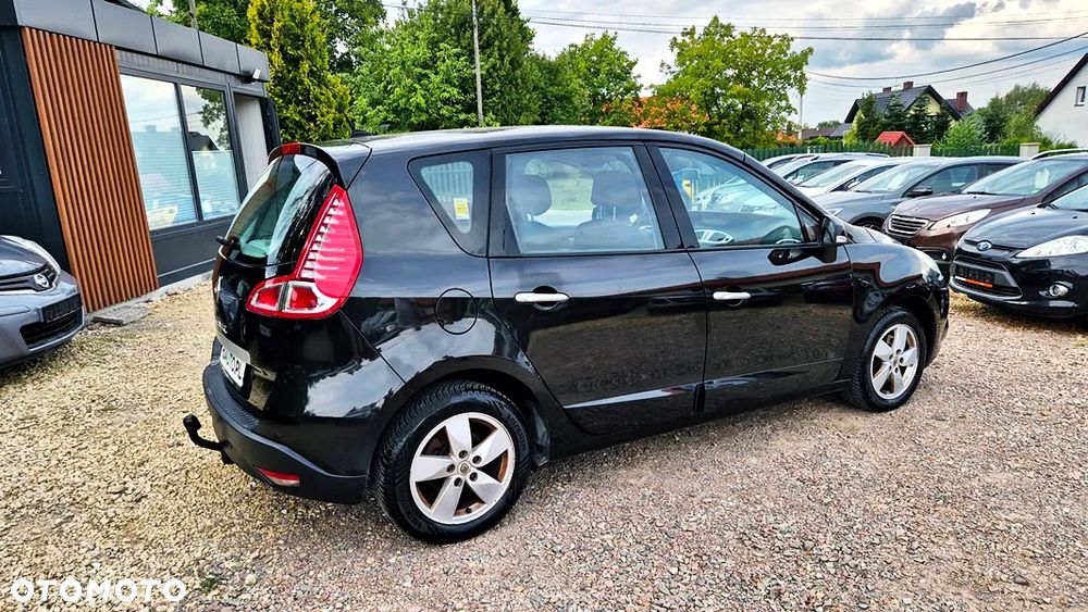 Renault Scenic 1.6 16V Luxe Privilege - 11