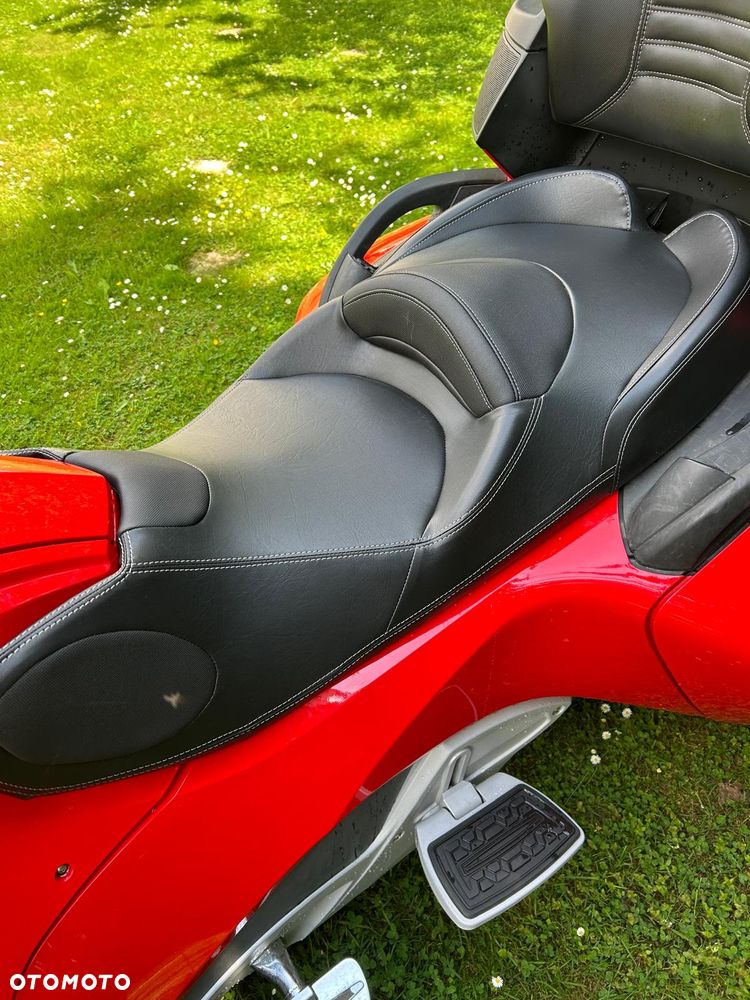 Can-Am Spyder - 17