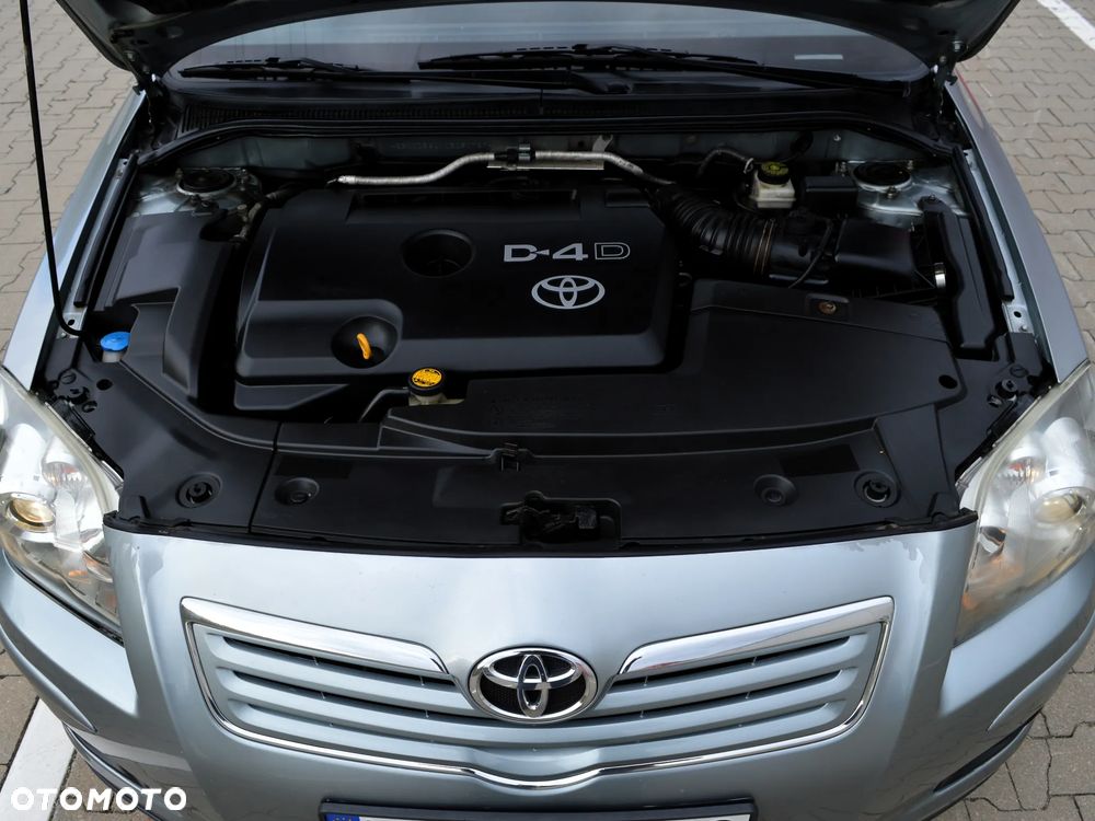 Toyota Avensis 2.0 D-4D Sol - 25