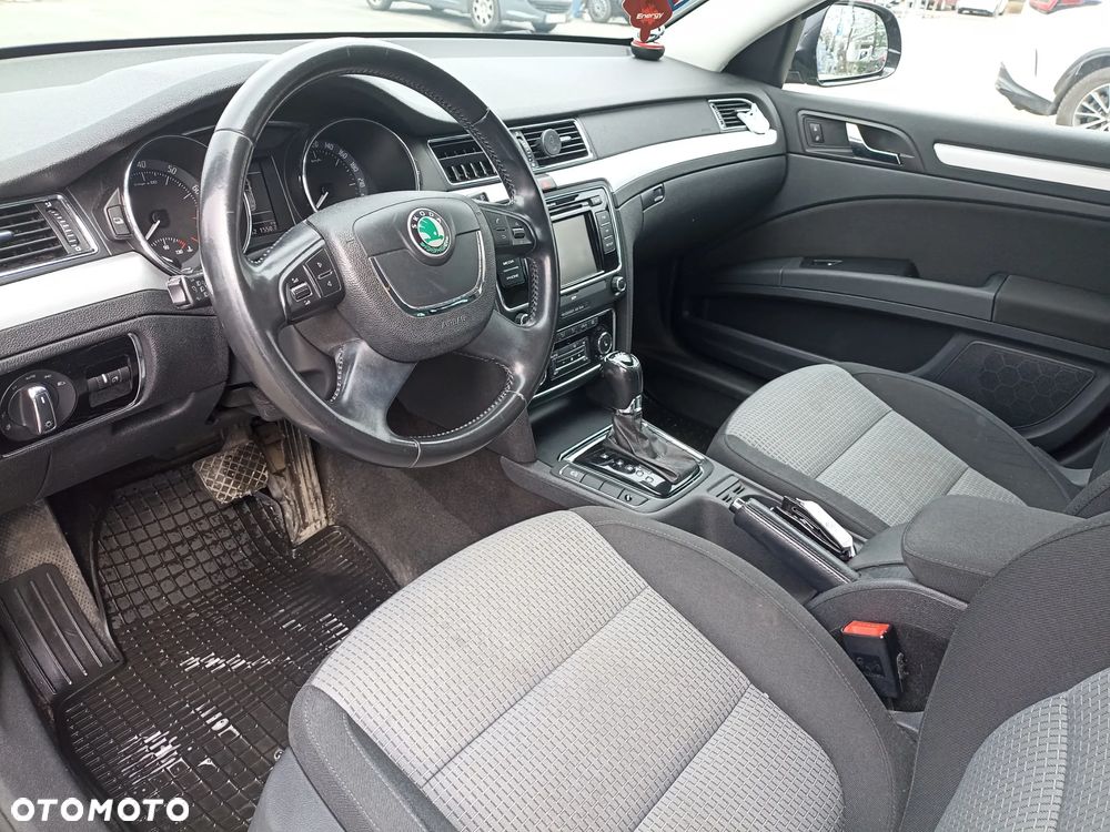 Skoda Superb 2.0 TSI Ambition DSG - 15