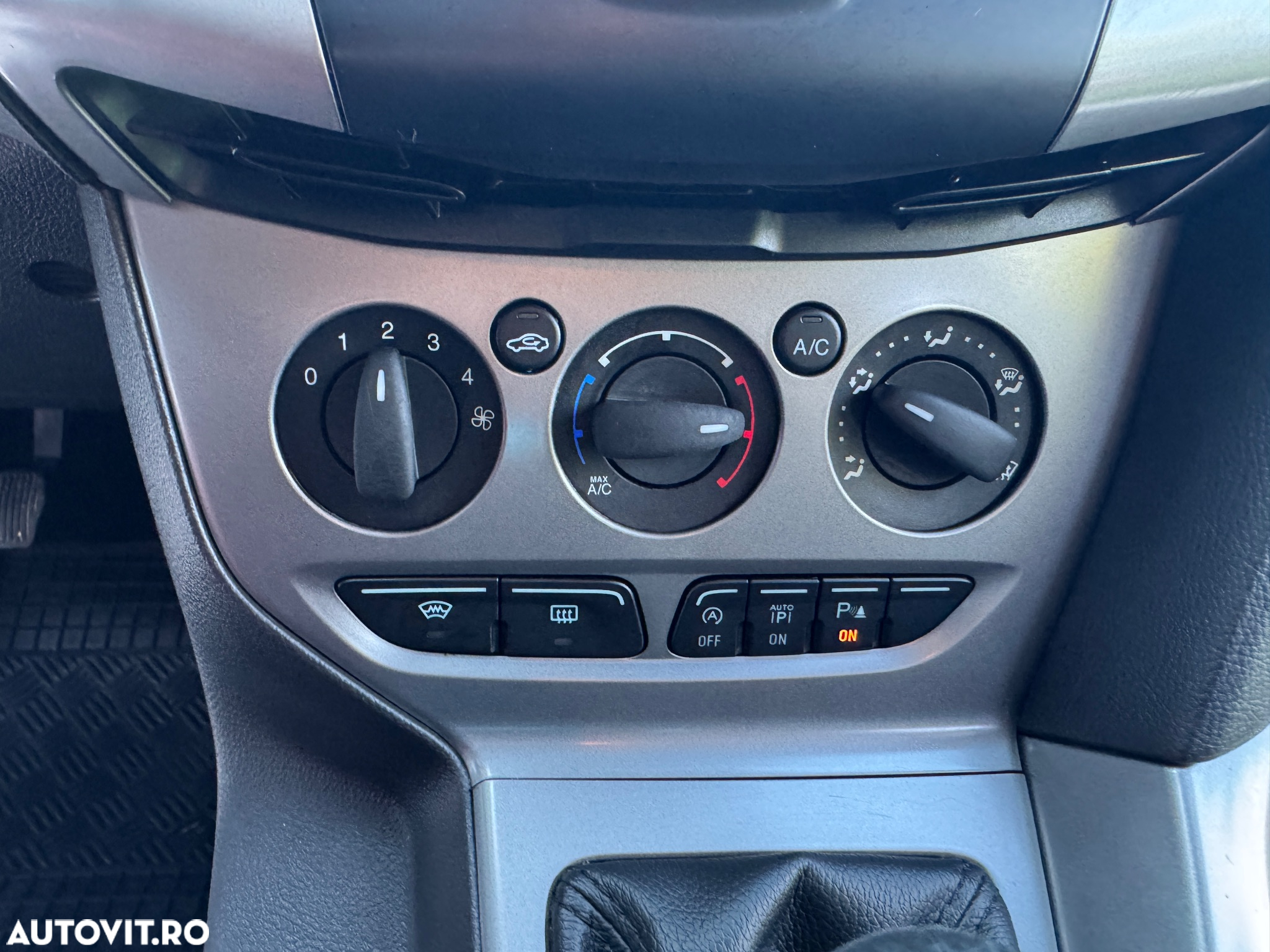 Ford Focus 1.0 EcoBoost Connected - 14