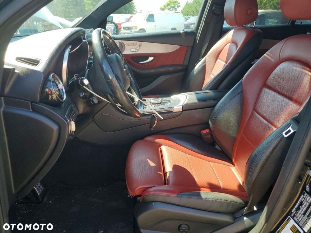 Mercedes-Benz GLC - 9