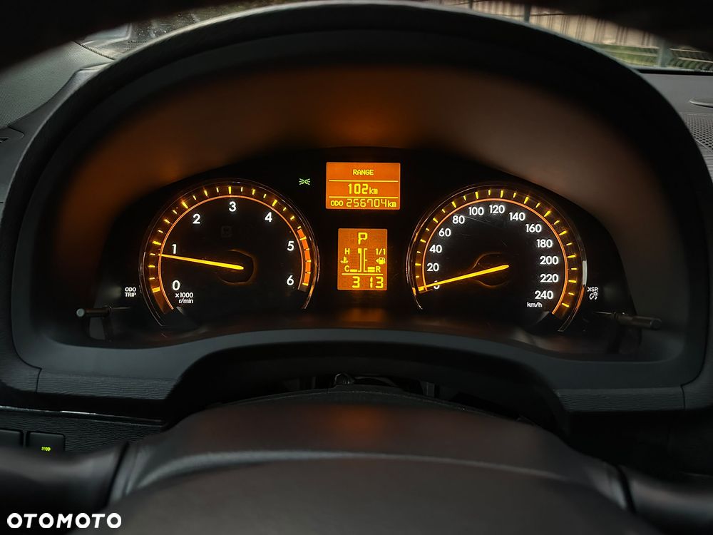 Toyota Avensis - 21