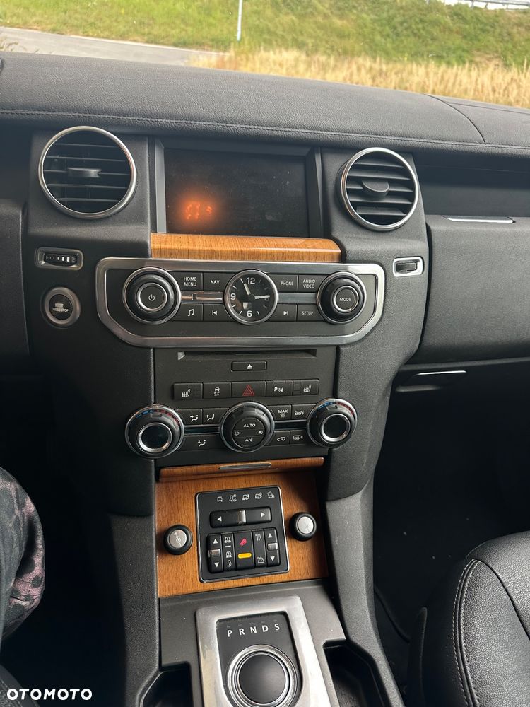 Land Rover Discovery IV 3.0 SD V6 HSE - 11