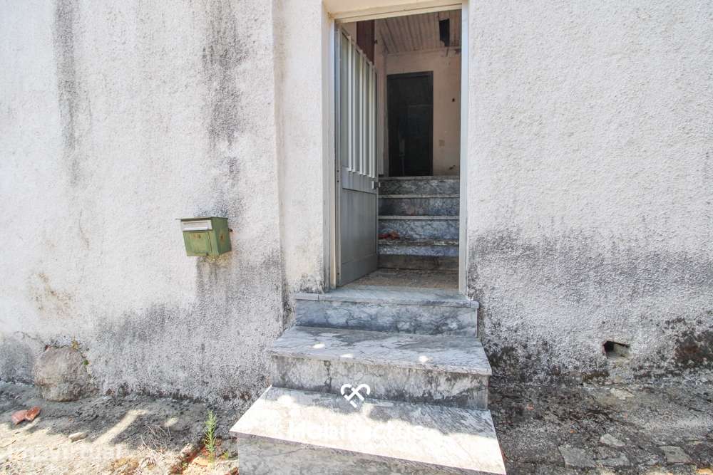 Moradia  T2 para reconstrução em Viseu - Grande imagem: 5/26