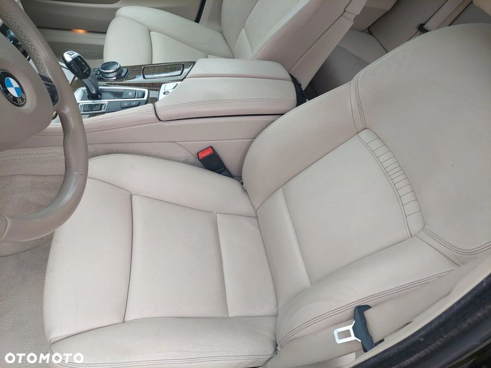 BMW Seria 5 525d xDrive Modern Line - 13