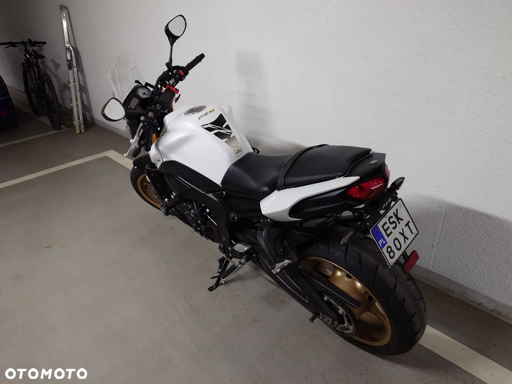 Yamaha FZ8 - 3