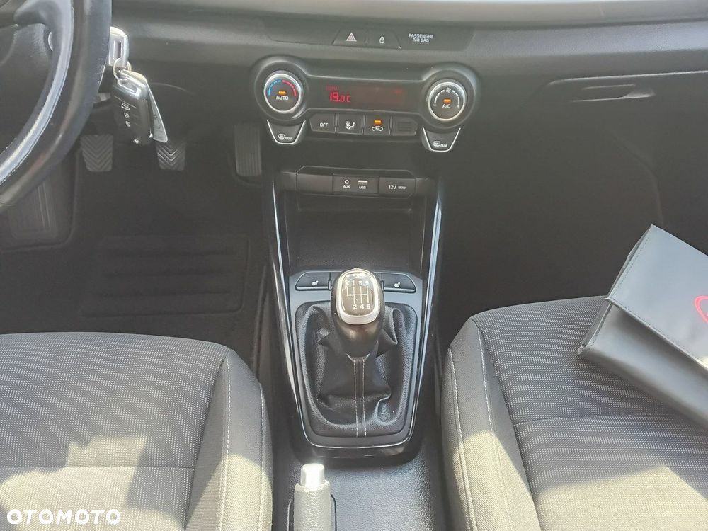 Kia Rio - 16