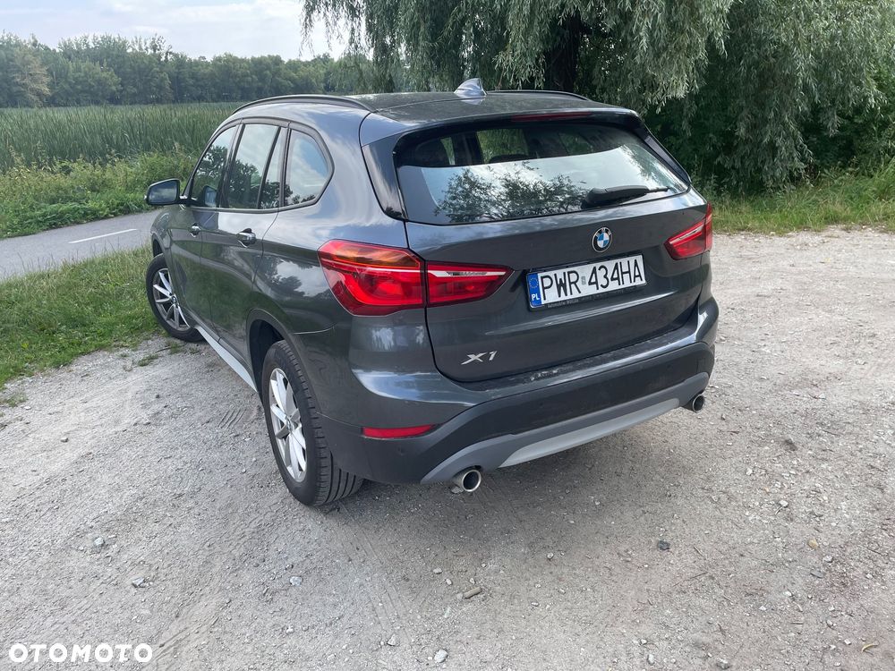 BMW X1 sDrive18d - 23