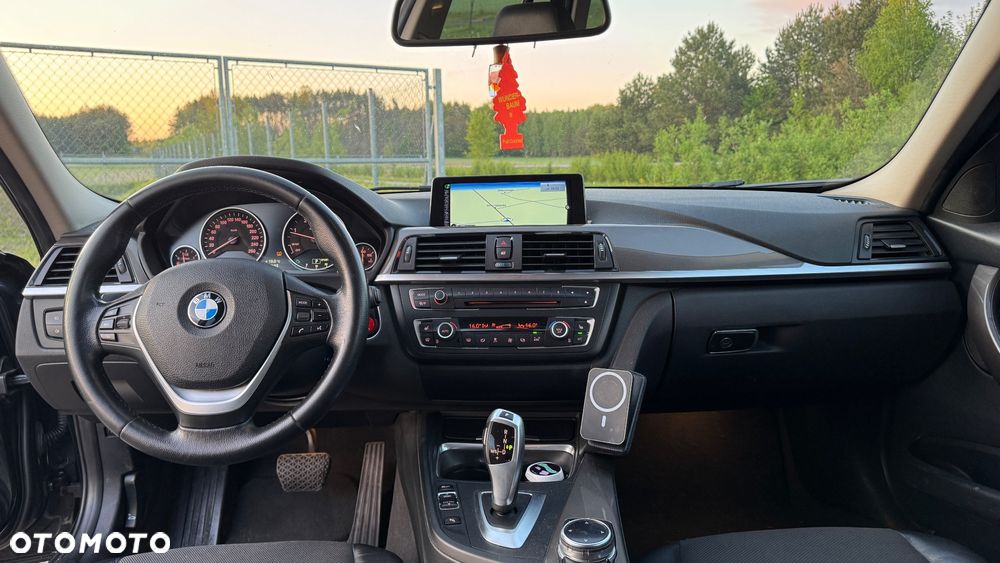 BMW Seria 3 320d Sport-Aut Modern Line - 12