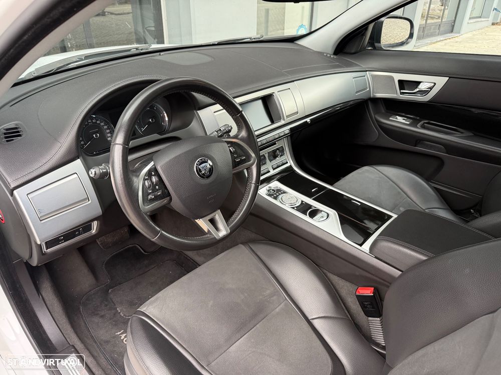 Jaguar XF 2.2 - 13