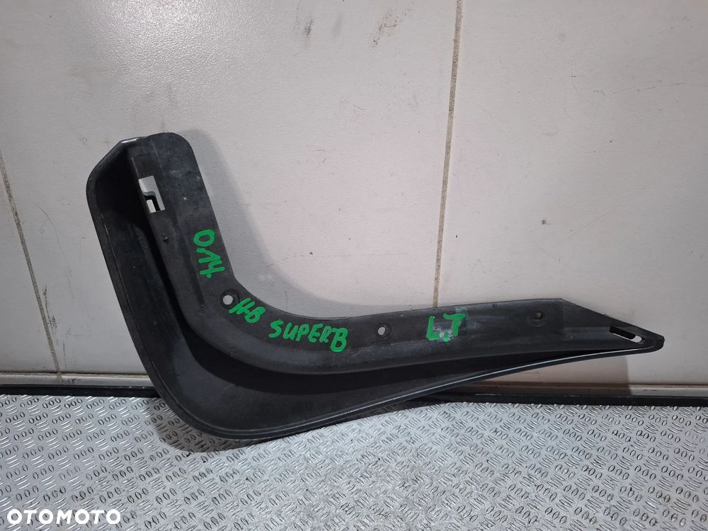 Chlapacz lewy tył Skoda Superb Rok 2014 hatchback nr 3T5821821 - 2
