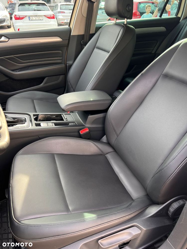 Volkswagen Passat 2.0 TDI EVO Business DSG - 14