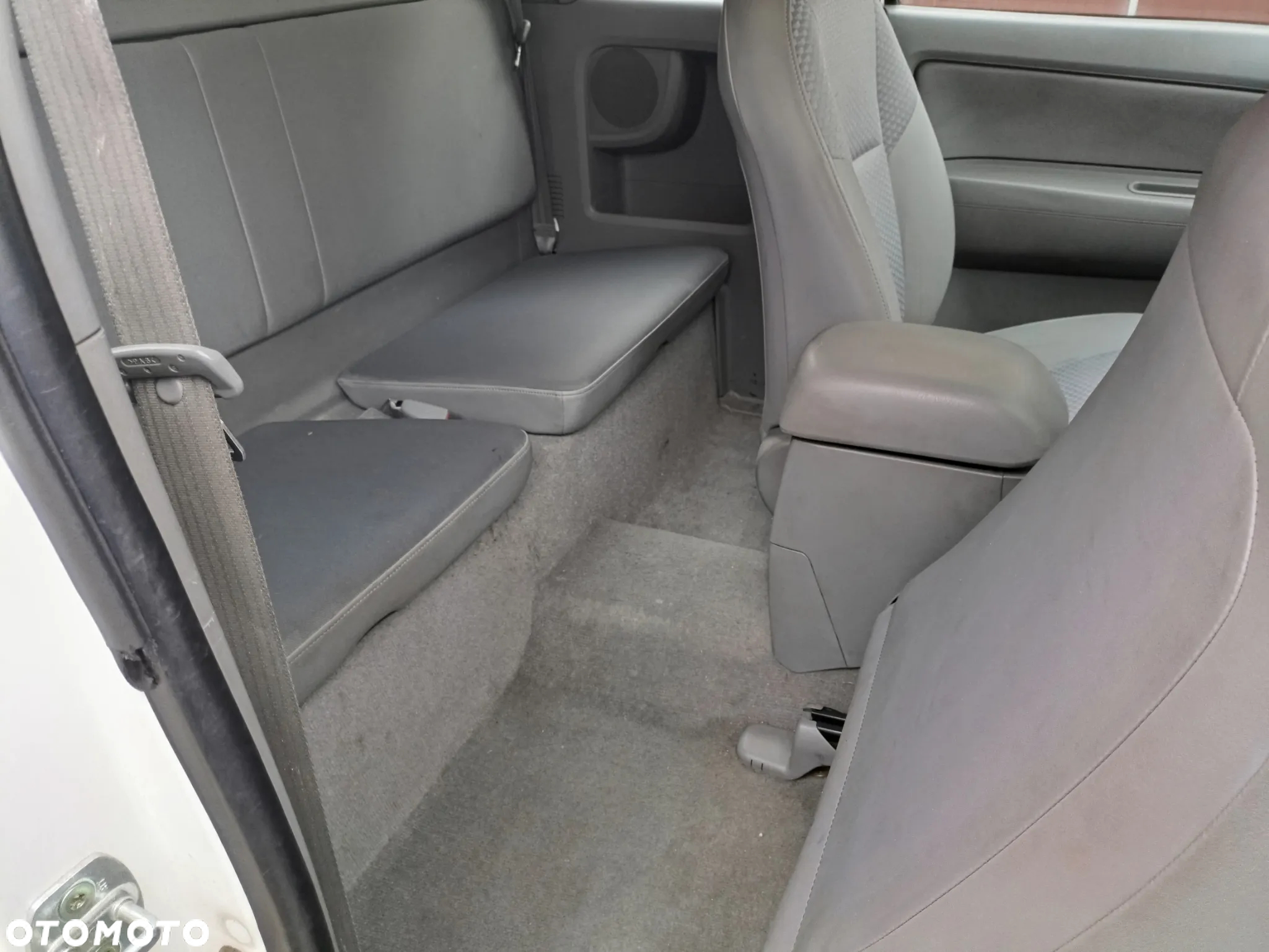 Toyota Hilux 2.5 D-4D DLX + 2os 4x2 - 9