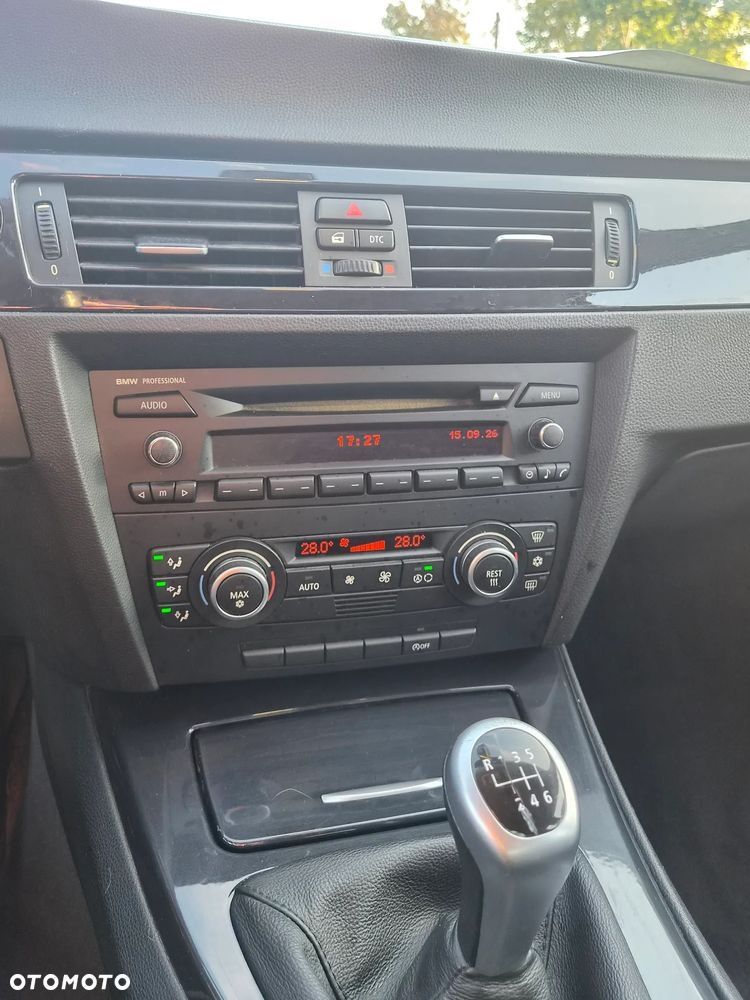 BMW Seria 3 318d DPF - 15