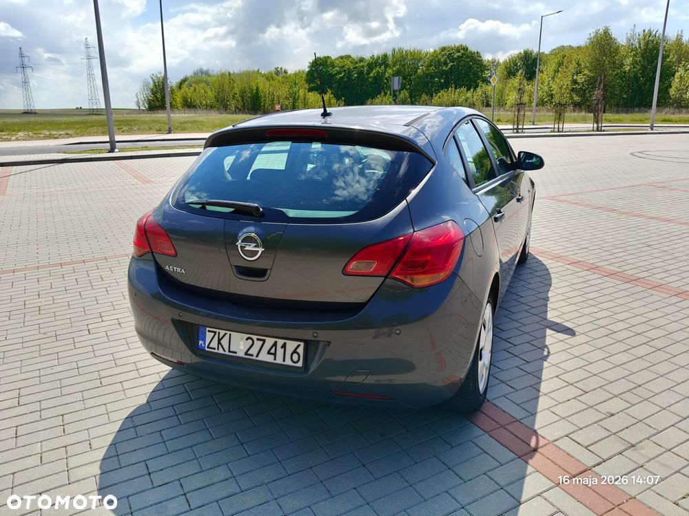 Opel Astra 1.6 Cosmo - 10