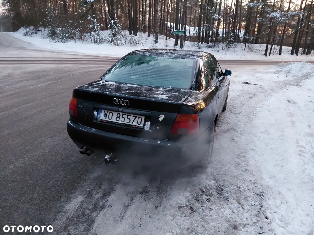 Audi A4 Limousine 2.6 - 8