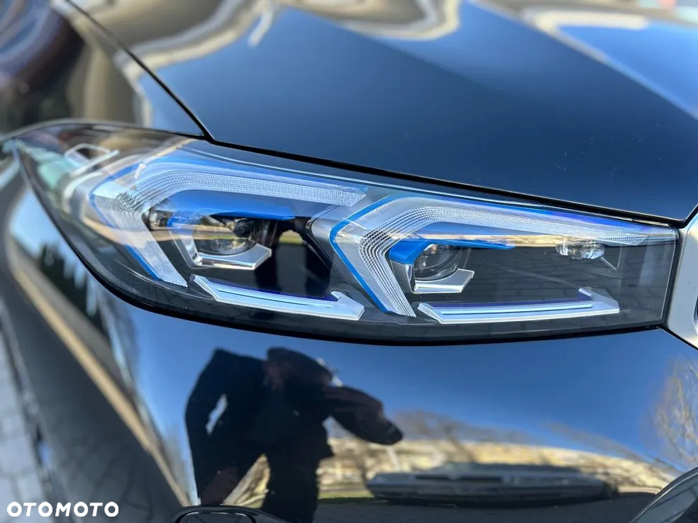 BMW Seria 3 330e PHEV xDrive M Sport - 15