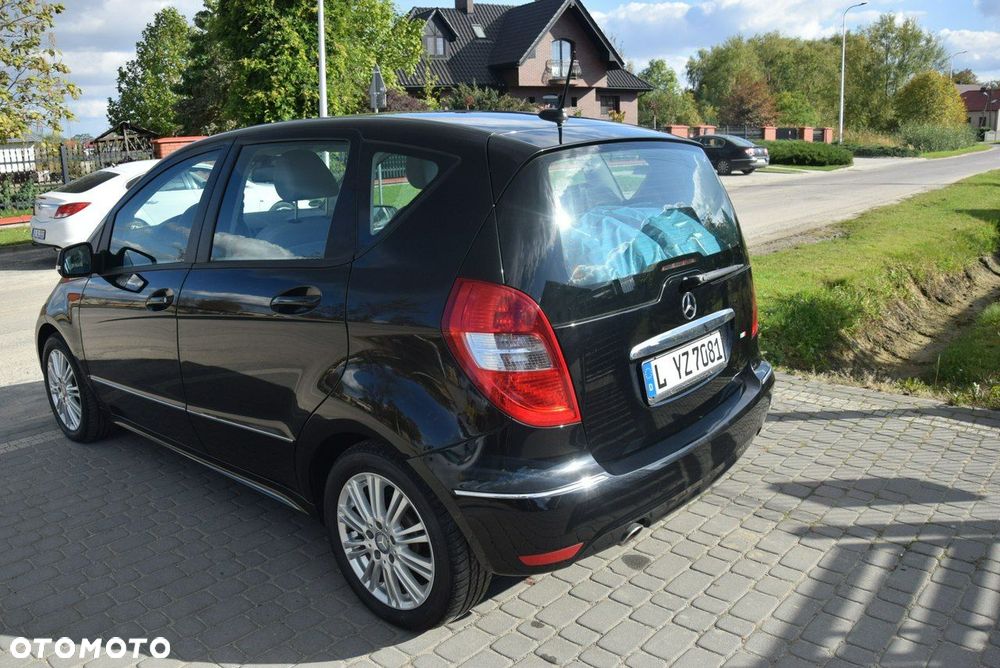 Mercedes-Benz Klasa A 160 Autotronic Elegance - 11