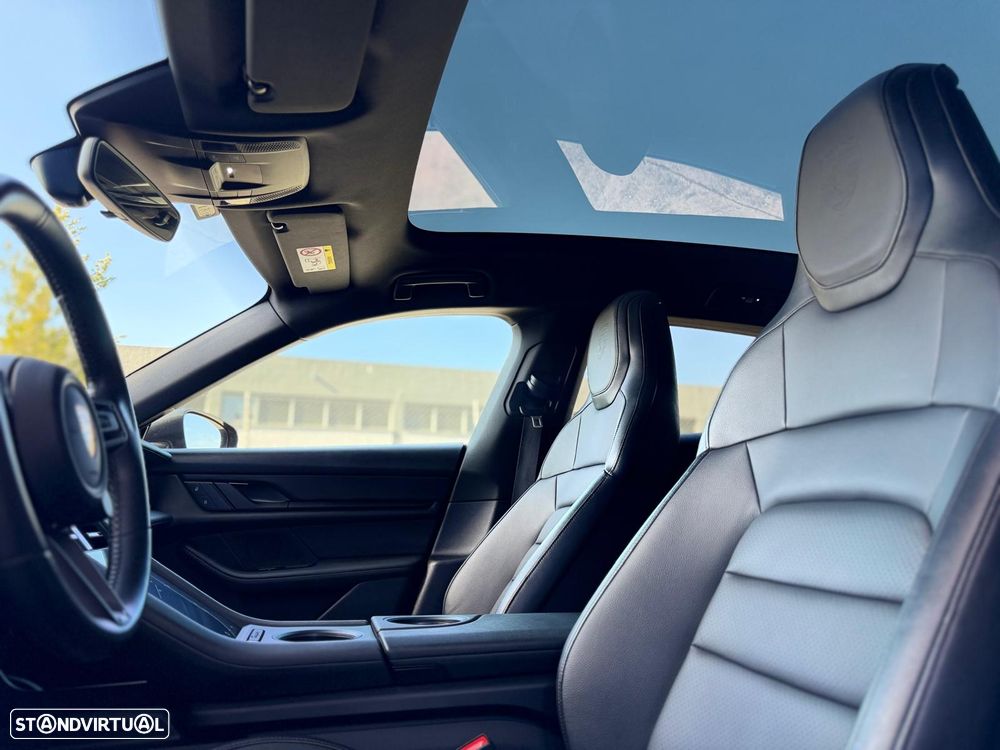 Porsche Taycan Cross Turismo 4S - 26