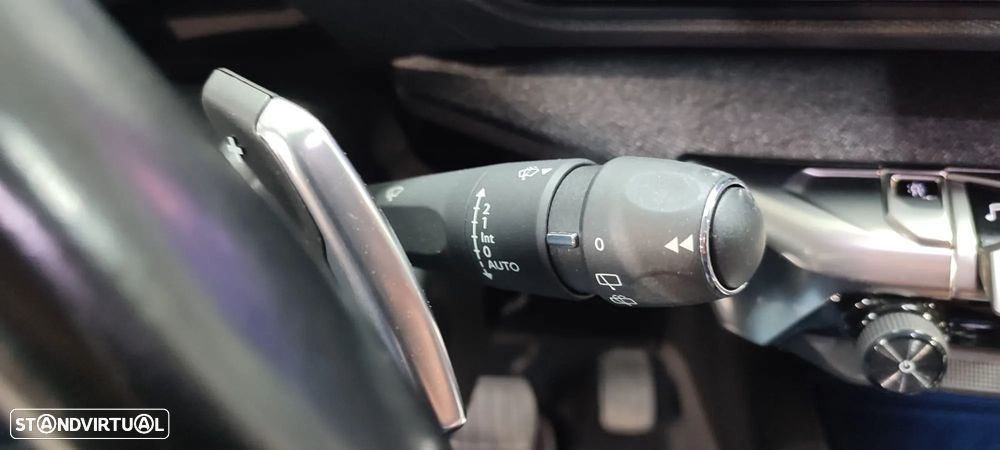 Peugeot 3008 1.2 PureTech Allure EAT8 - 37