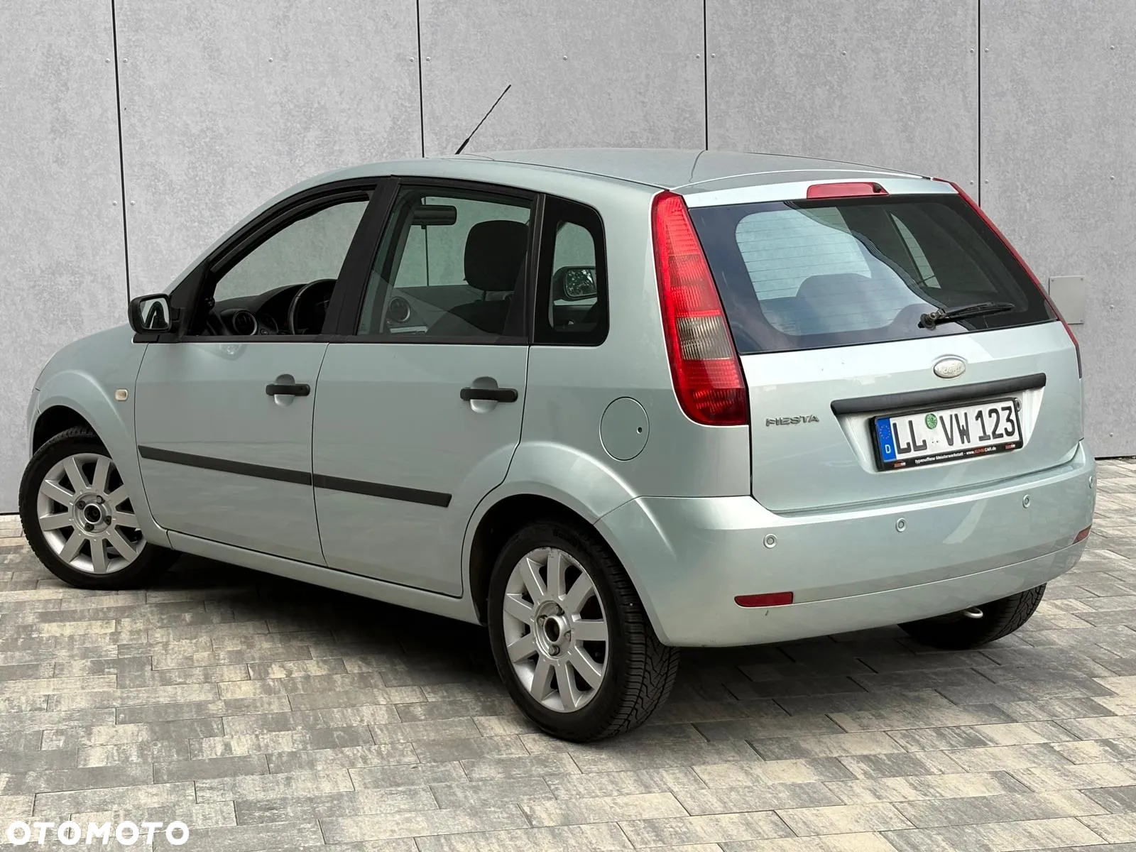Ford Fiesta 1.3 Ghia - 8