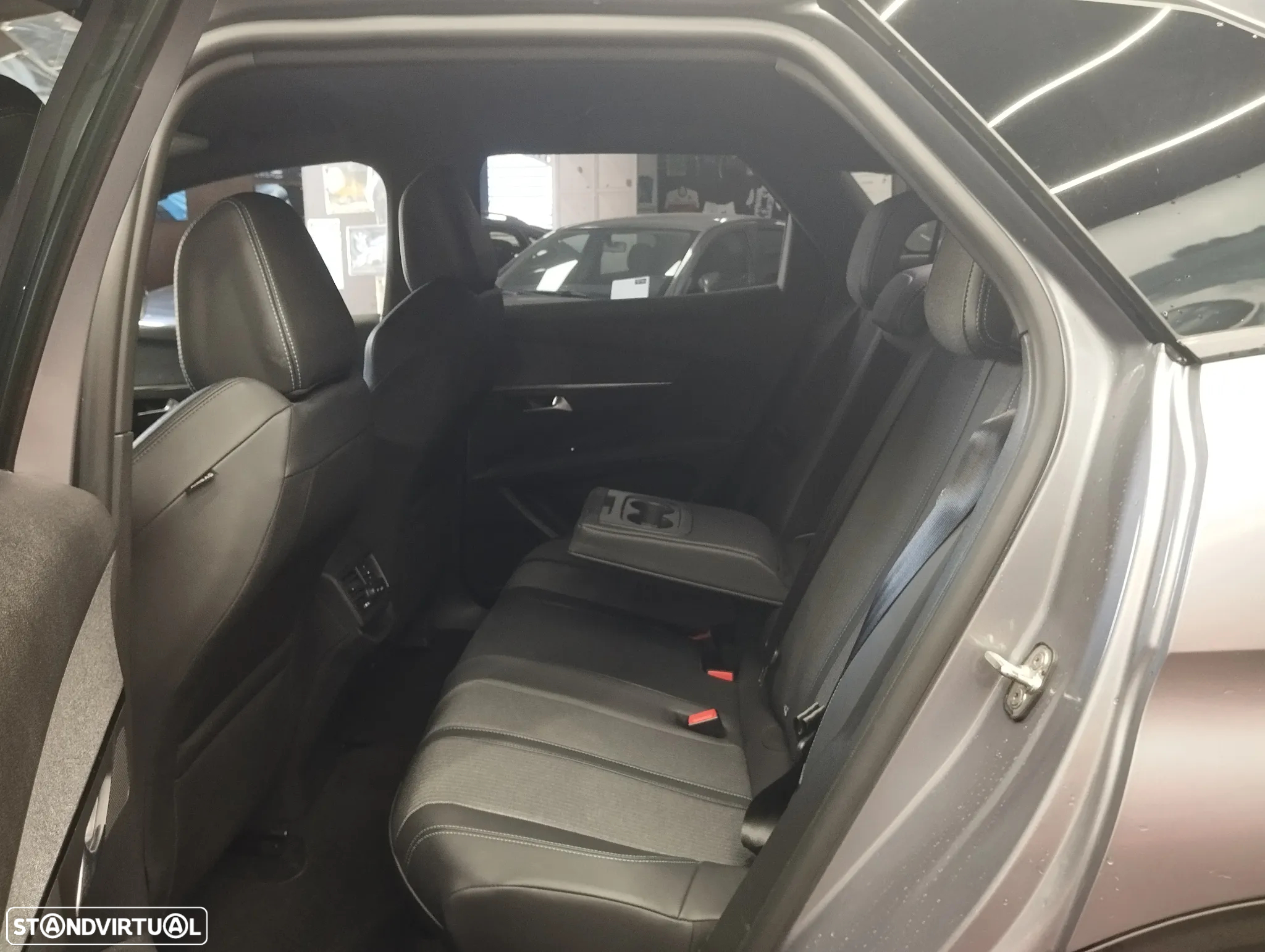 Peugeot 3008 1.5 BlueHDi Allure EAT8 - 13