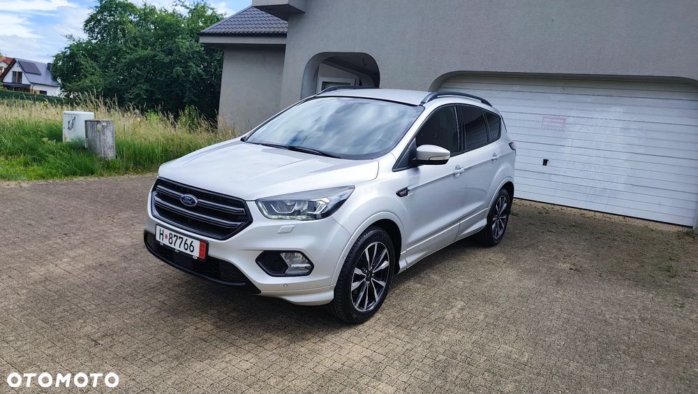 Ford Kuga 1.5 EcoBoost 2x4 ST-Line - 32