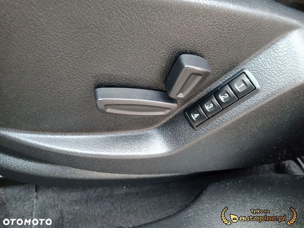 Ford S-Max 2.0 TDCi DPF Titanium X - 36