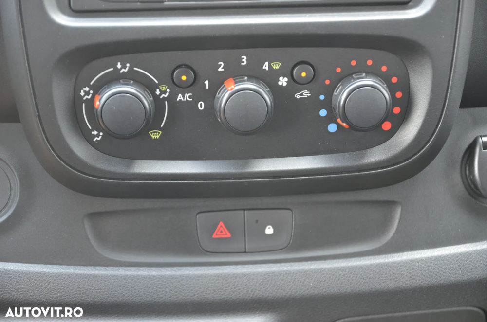 Renault Trafic ENERGY Grand Spaceclass - 32