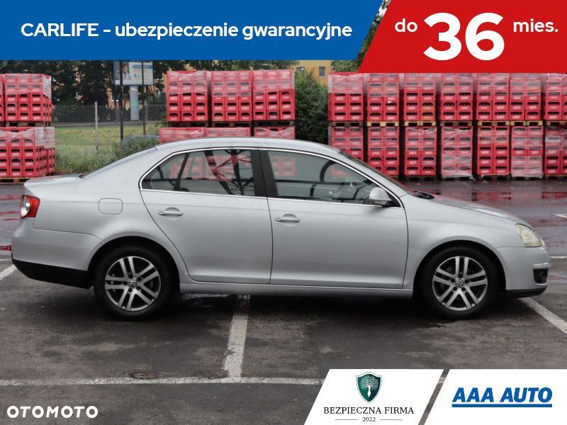 Volkswagen Jetta - 8