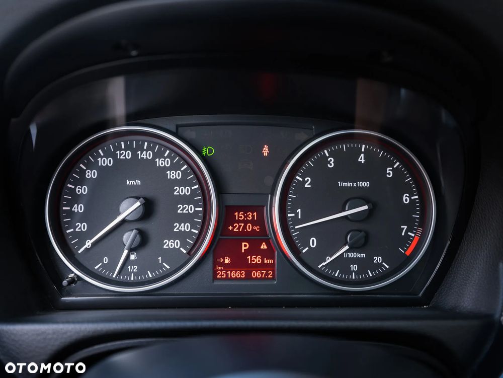 BMW Seria 3 325i Edition Exclusive - 21