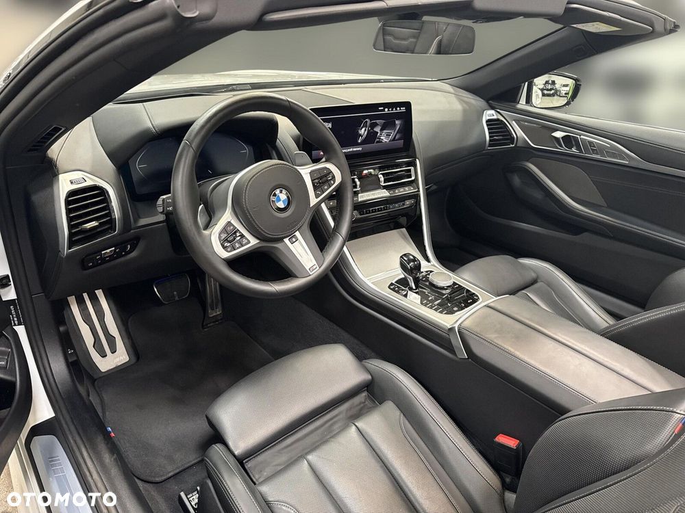 BMW Seria 8 840i - 6