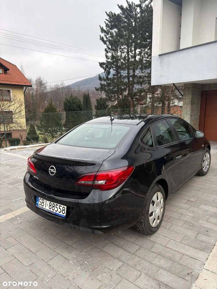 Opel Astra - 4