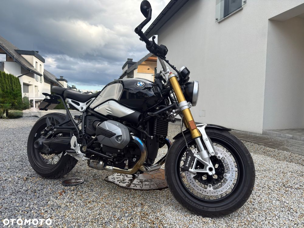 BMW R - 1