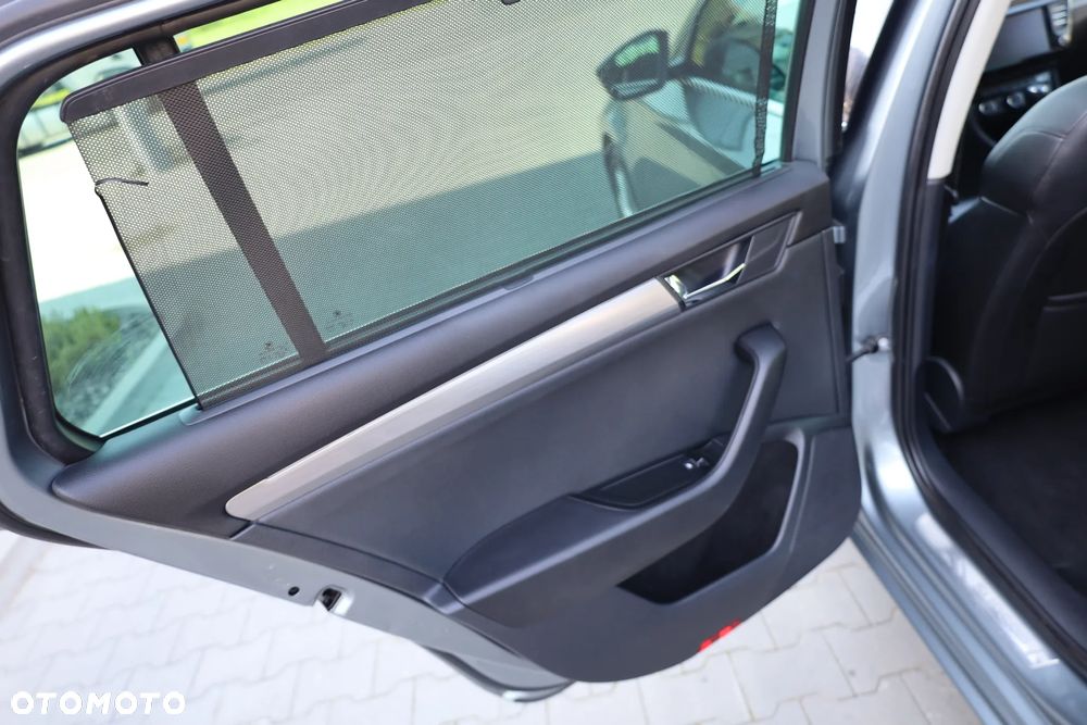Skoda Superb 2.0 TDI DSG Style - 17