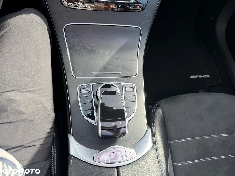 Mercedes-Benz Klasa C 200 9G-TRONIC AMG Line - 13