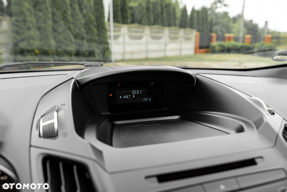 Ford Kuga 1.5 EcoBoost 2x4 Individual - 24
