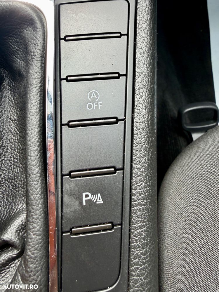 Volkswagen Passat 1.6 TDI DPF BlueMotion Technology Comfortline - 11