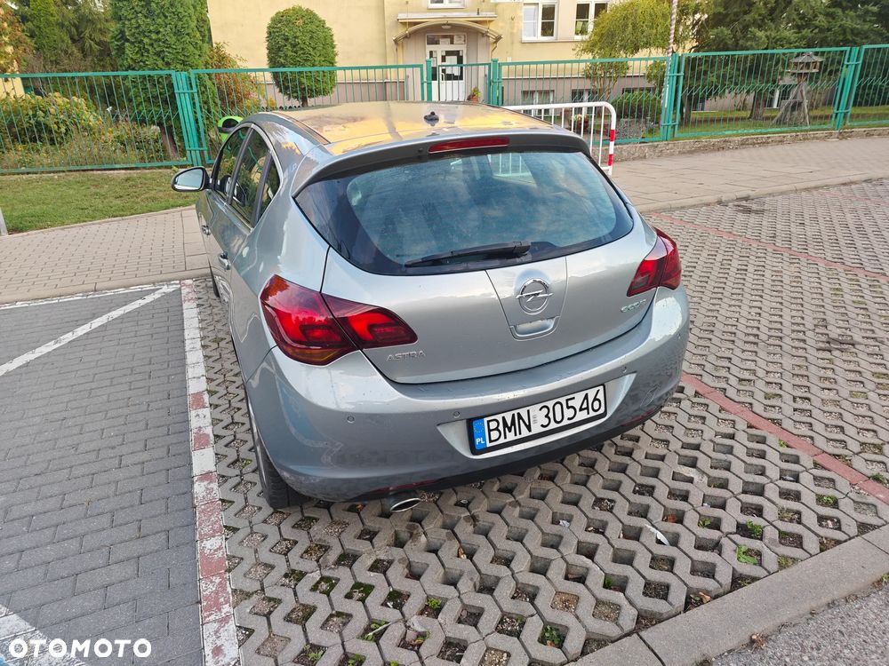 Opel Astra 1.4 Turbo Cosmo - 22