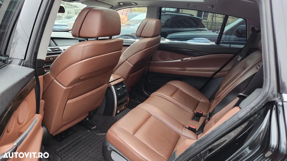 BMW Seria 5 530d xDrive Gran Turismo - 33