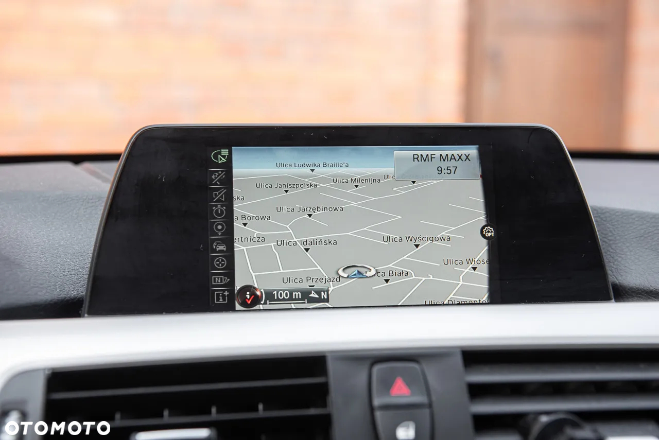 BMW Seria 3 318d - 14