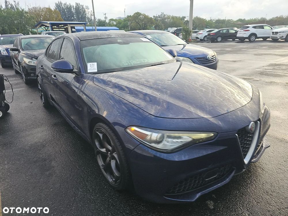Alfa Romeo Giulia - 1