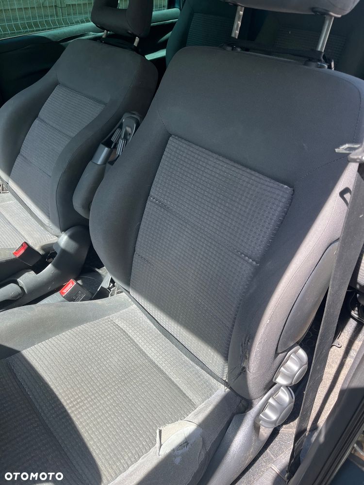 Volkswagen Sharan 1.9 TDI Highline - 4