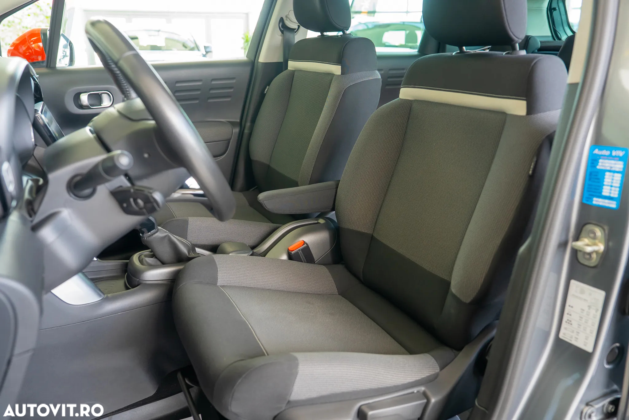 Citroën C3 AIRCROSS 1.2 PureTech S&S BVM Shine - 6