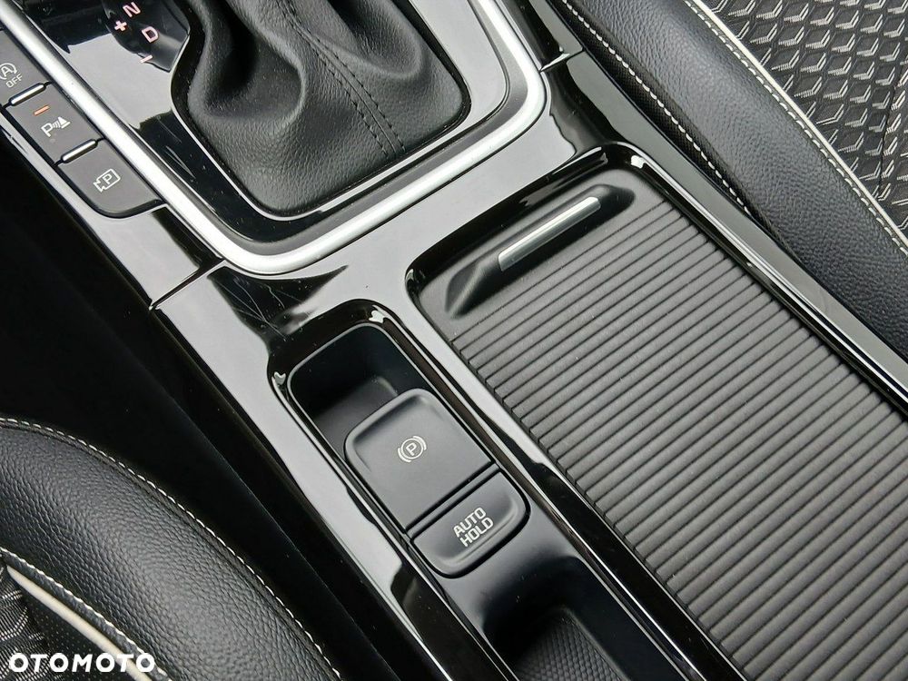 Kia Ceed - 27